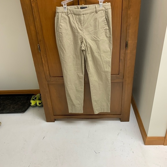 J. Crew mercantile effortless slim khaki pants size 6 10 in rise 26 in inseam - Picture 1 of 5